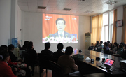 公司组织师生收看十八大开幕式