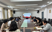 文公司党委组织召开理论学习中心组学习会议