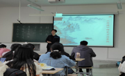 山东大学吴柱教授应邀到beet365作学术讲座