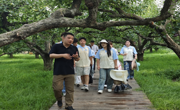 语润砀山传薪火 数智直播助振兴——淮北师大beet365学子"三下乡"赋能乡村振兴